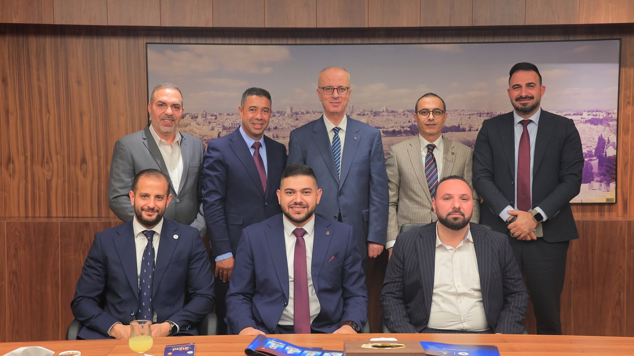 إدارة مجموعة النبالي والفارس القابضة تزور جامعة النجاح الوطنية لتعزيز التعاون المشترك